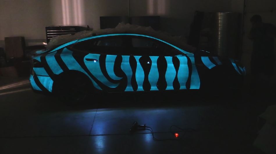 Tesla Model S with electroluminescent paint