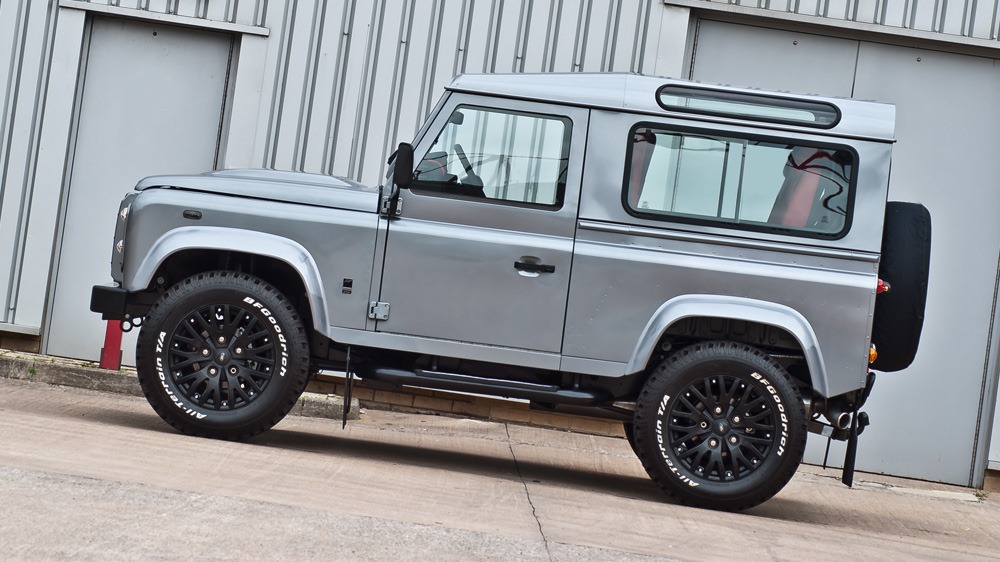 Land Rover Defender by Kahn