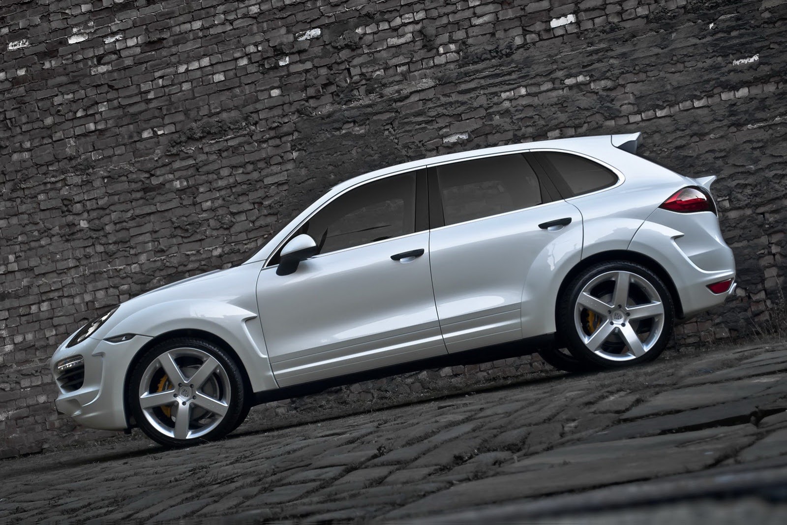 Porsche Cayenne by Kahn Design