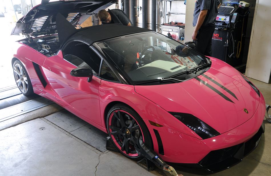 Pink Lamborghini Gallardo LP560 prepping for performance upgrades