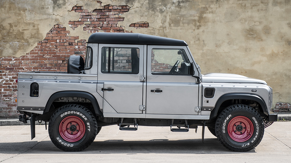 Land Rover Defender Pickup Chelsea Wide Track by Kahn Design