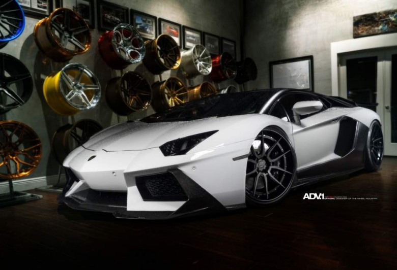 Lamborghini Aventador Sits on ADV.1 Wheels