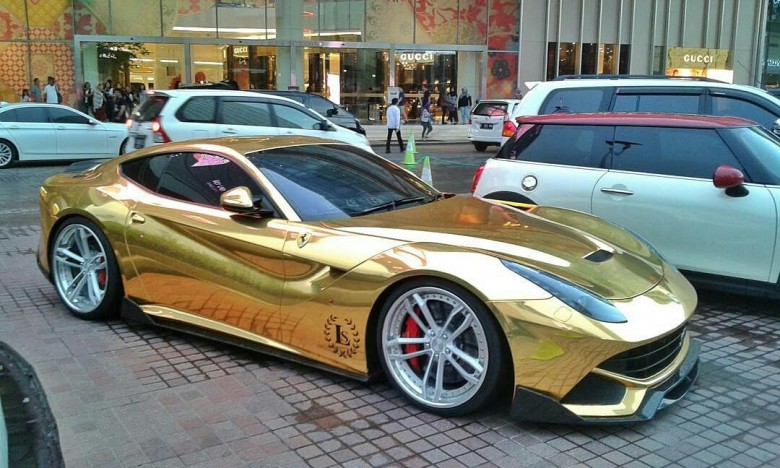 Gold Ferrari F12 Pops-up in Indonesia