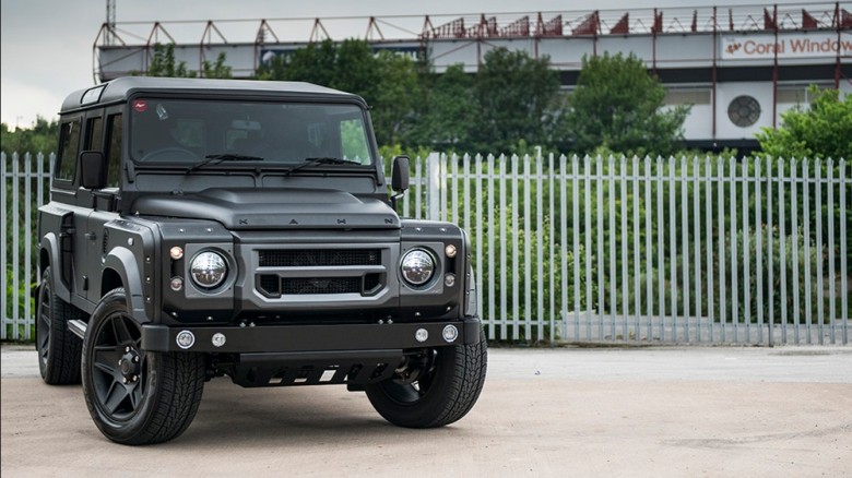 Land Rover Defender “The End Edition” by Kahn Design