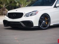 Video: Mercedes E63 Wagon on Vossen Wheels, Installation by RENNtech Tuning