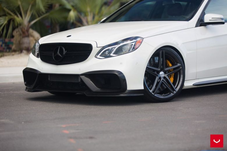 Video: Mercedes E63 Wagon on Vossen Wheels, Installation by RENNtech Tuning
