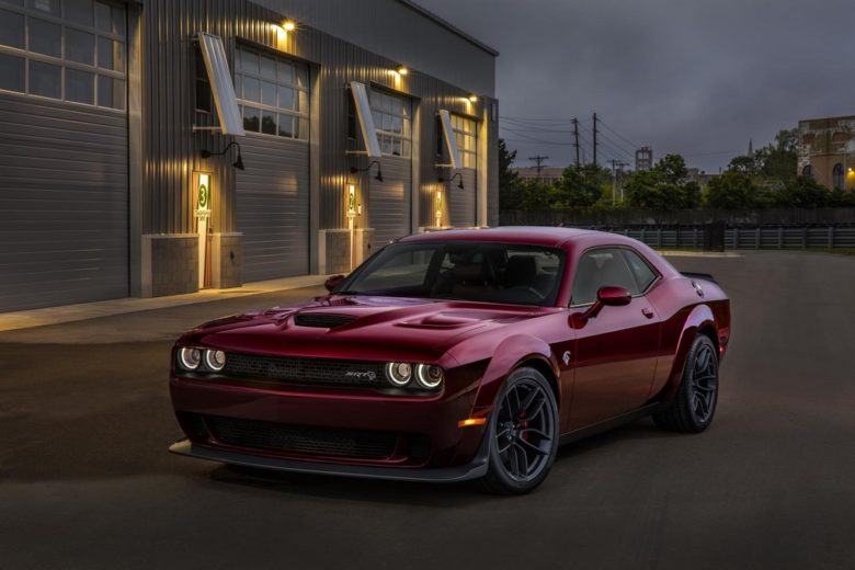 Video: 2018 Dodge Challenger Hellcat Looks Astonishing with the New Widebody Kit