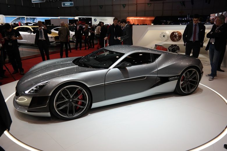 Electric Cars to Have New Sound Options Made by Composers & Bands