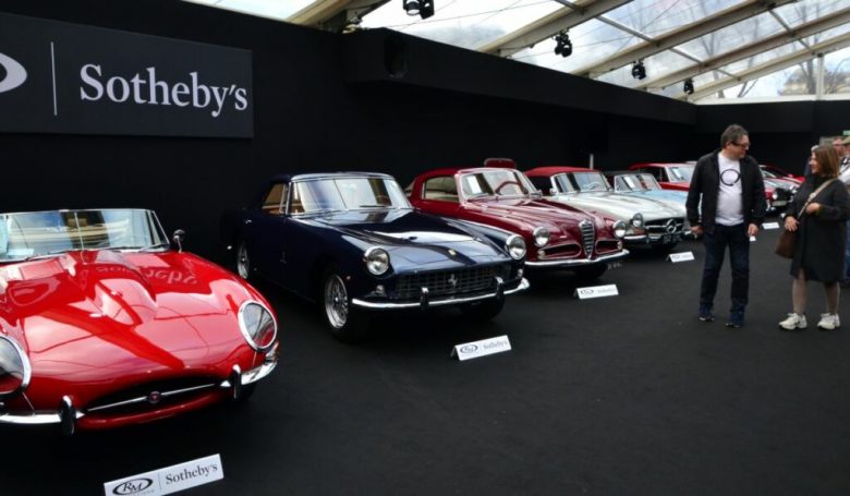 The Best Online Resources for Classic Car Collectors