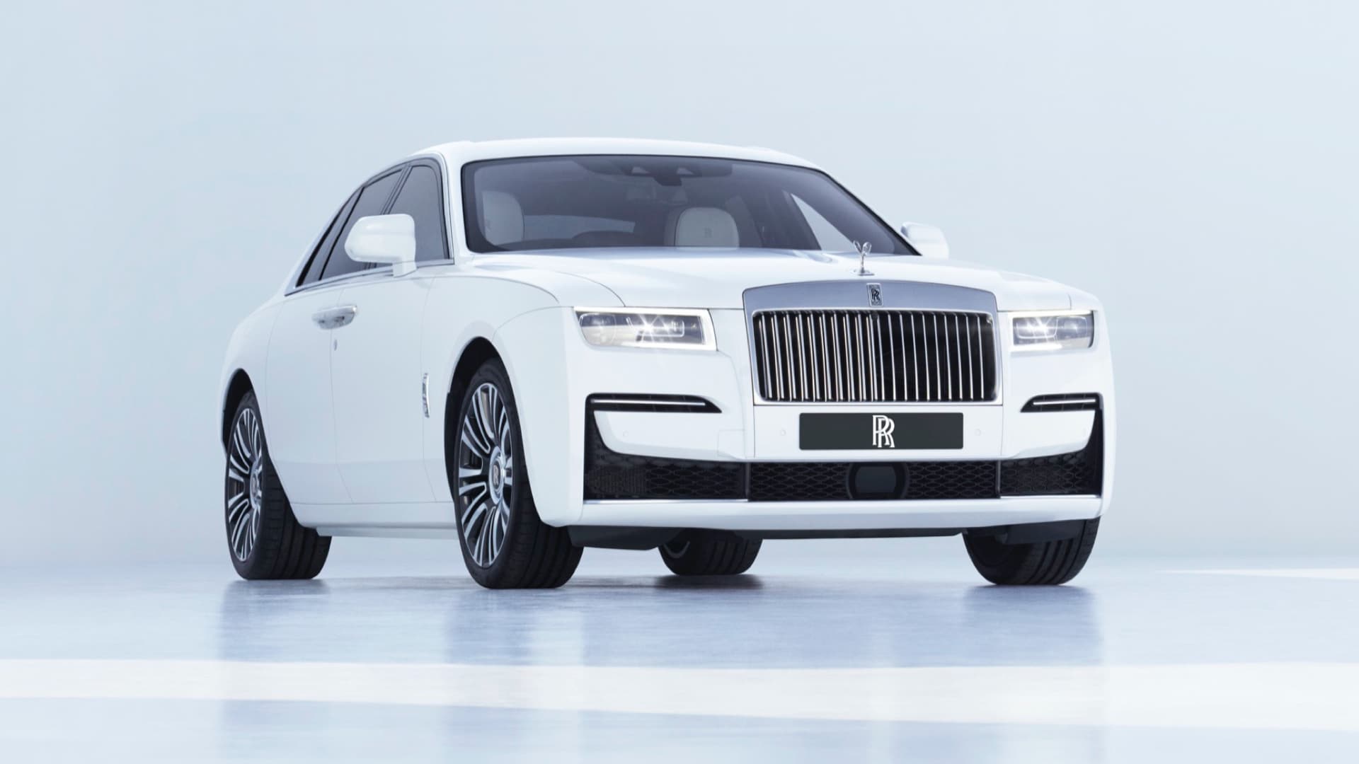 A Comprehensive Guide to Buying Luxury Cars Top Tips for a Smooth Experience Rolls Royce
