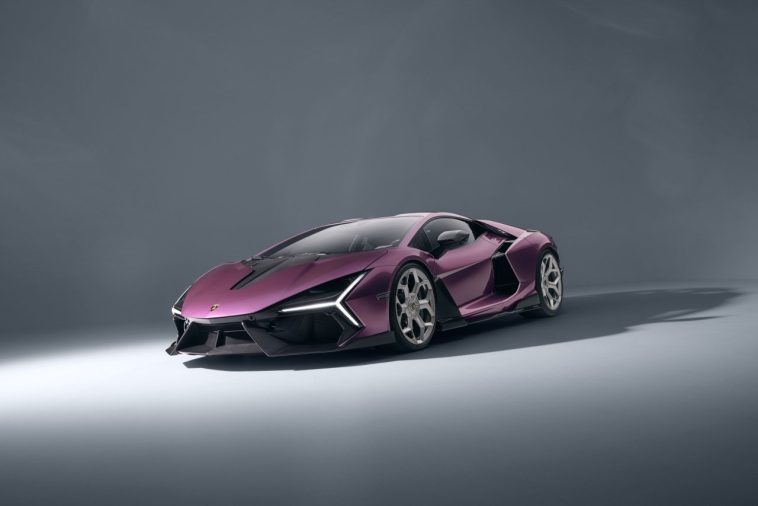 Carbon Fiber Lamborghini Revuelto by Novitec (14)